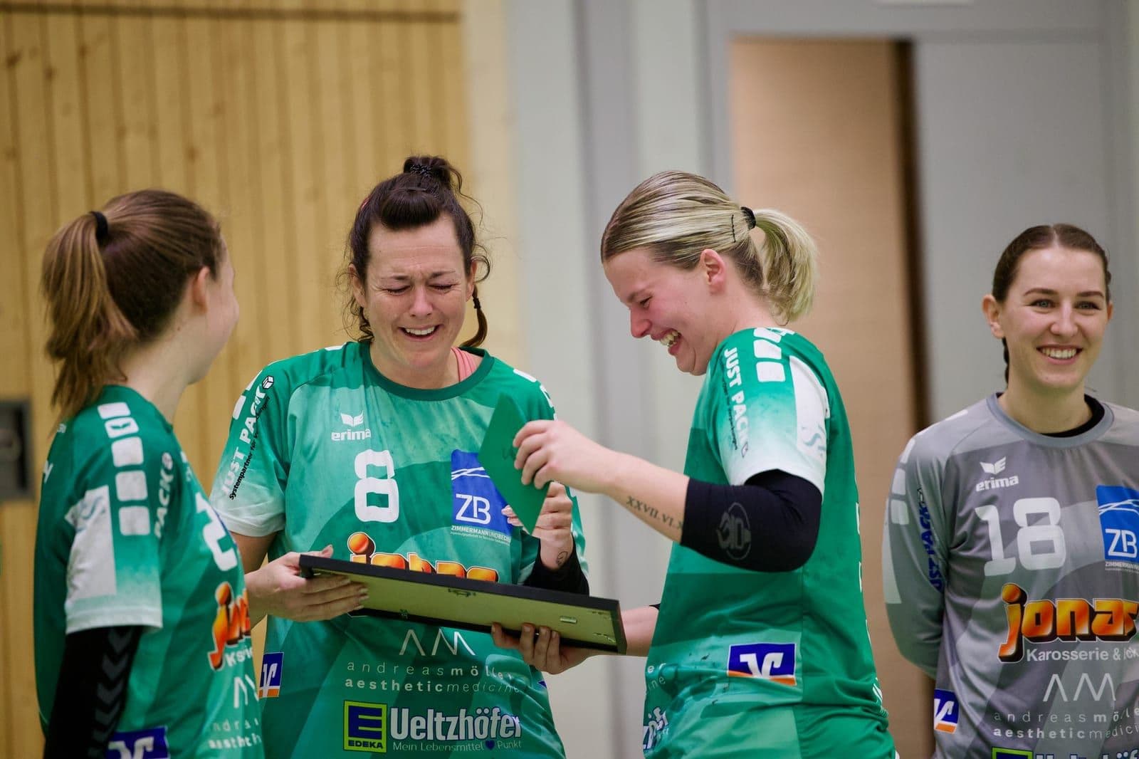 Damen 1 (DANKE): Bilder sagen mehr als tausend Worte…, Bild 4