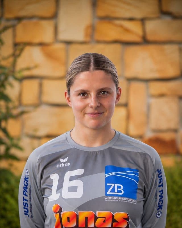 Neele Knoll